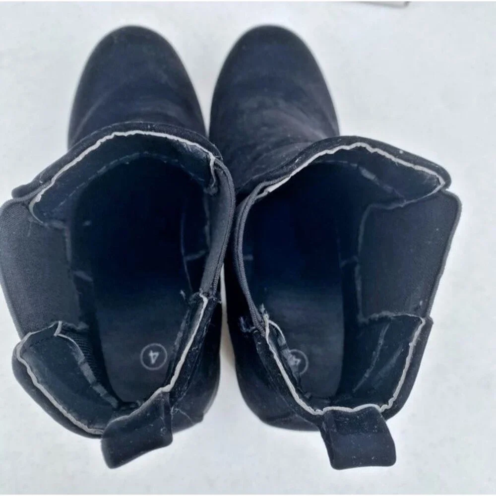 Block Suedette Chelsea Boots Chunky High Heel, Black Slip On New in Box,  Size 4